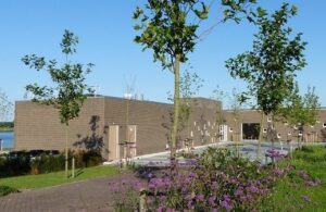 Voorzijde crematorium Maassluis Westland